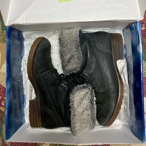 Abeo Boots - Womens 8